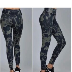 Noli gloss legging NWOT